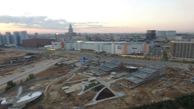 КВАДРОКОПТЕР ВЛЕТЕЛ В ЗДАНИЕ | КРУШЕНИЕ DJI PHANTOM НА ХОДЫНКЕ смотреть онлайн