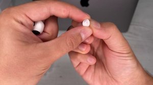 Как снимать амбушюры (резиночки) у AirPods Pro. Рабочий способ. часть 2.