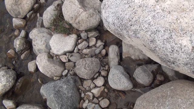 Мою камушки и самородки на речке смотреть онлайн