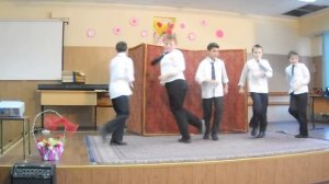 Танец мальчиков на 8 Марта