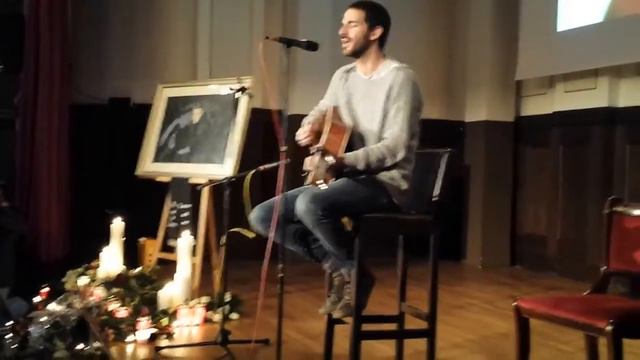 Matteo Tambussi "Heroes" at David Bowie Trauerfeier/Memorial BERLIN смотреть онлайн