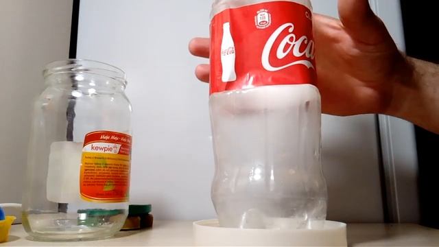 Поилка для перепелят. Цыплят. смотреть онлайн