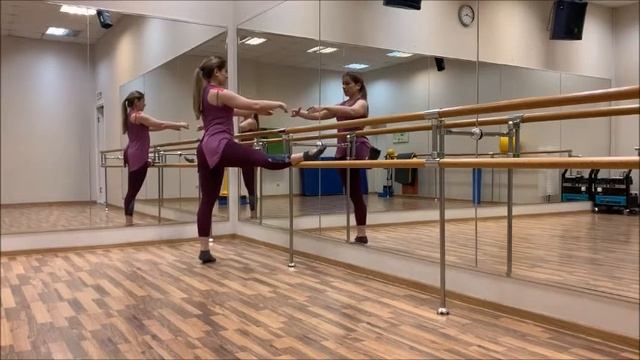 Barre Class BodyBallet (18 min) смотреть онлайн