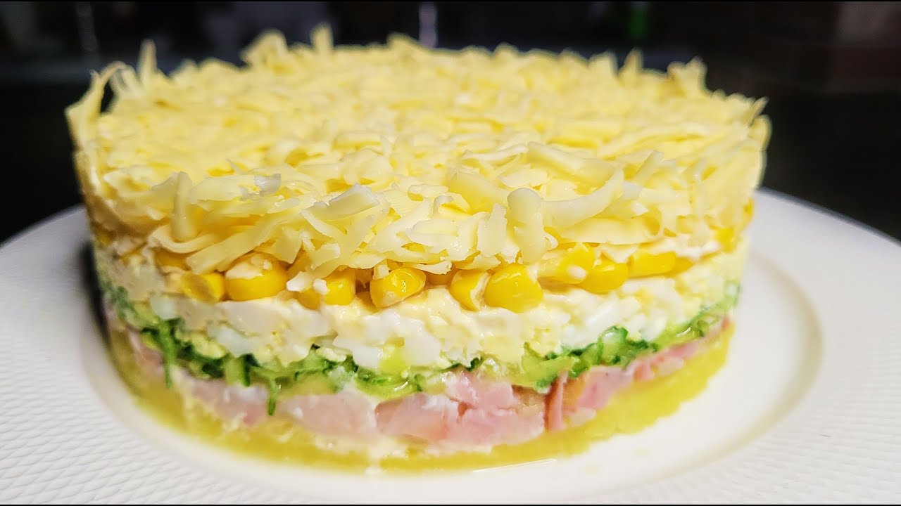 Самый БЫСТРЫЙ Слоеный САЛАТ на ПРАЗДНИЧНЫЙ СТОЛ - Этот Салат СМЕТУТ ПЕРВЫМ со Стола!.mp4 смотреть онлайн