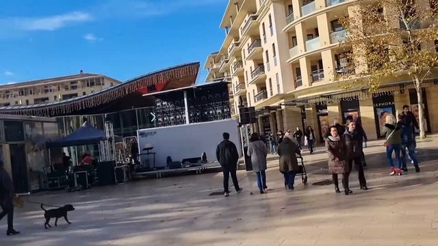 СУПЕР ВЛОГ. Что ТВОРИТСЯ в ГОРОДЕ. БИСТРО с ГОРЯЧИМ СУПОМ и ПЛЕДАМИ. РОЖДЕСТВЕНСКИЙ ПАРАД и РЫНОК смотреть онлайн