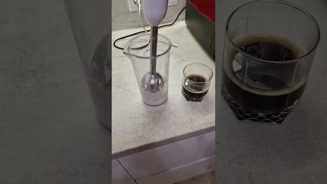 Молочний коктейль з кавою та печивом у кавомашині Philips EP3347/90 смотреть онлайн