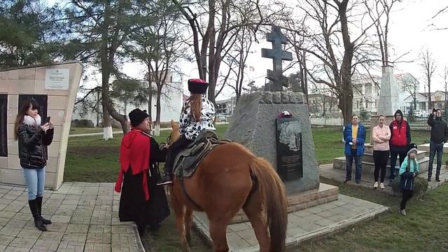 #ПОСАЖЕНИЕ НА КОНЯ ? Традиции казаков // Казаки Анапы смотреть онлайн