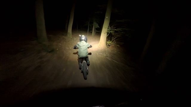 Our first night ride | Early Rider Hellion 20" смотреть онлайн