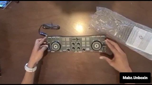 Hercules DJ Control Starlight Unboxing смотреть онлайн