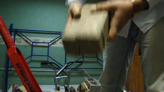 Режем тротуарную плитку, с помощью гильотины "Maxim" смотреть онлайн