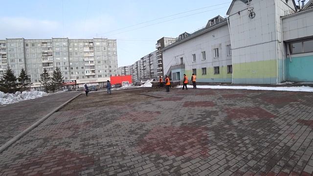Красноярск. Почему меняют новую брусчатку на бульваре Солнечном? Нужны деньги? смотреть онлайн