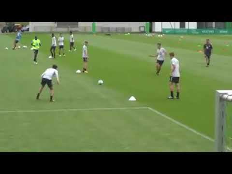 Футбольные упражнения от Футбольного клуба Вольфсбург на завершение атаки смотреть онлайн