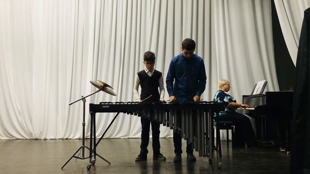 Р. Глушкова - Шоколадка ( Дудин Арсений, 2 кл. ) маримба и фортепиано смотреть онлайн