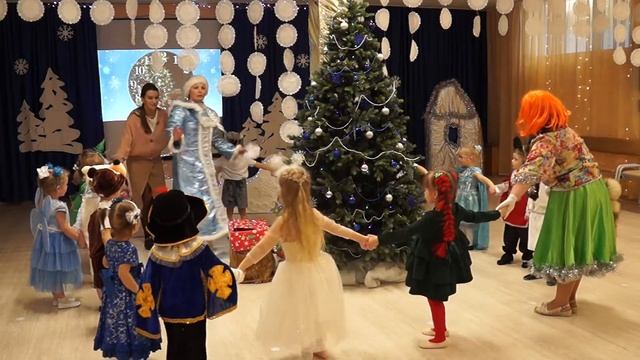 Новогодний утренник в младшей группе №2 смотреть онлайн