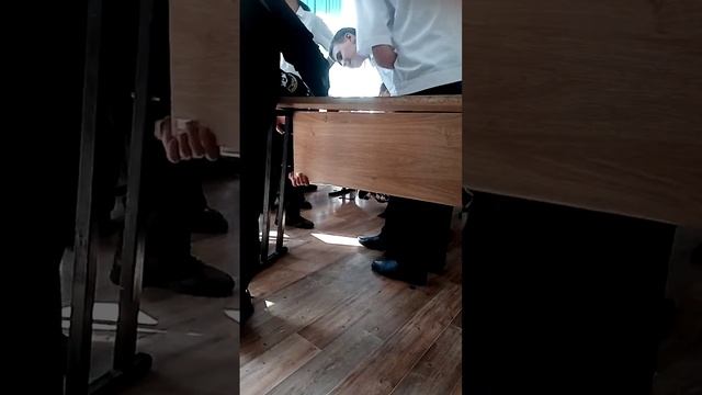 Сломали парту, запомним смотреть онлайн