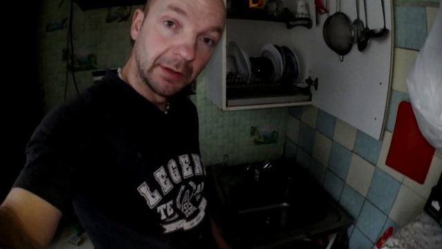 Как заменить смеситель для кухни. Часть 1. ДЕМОНТАЖ смесителя. смотреть онлайн