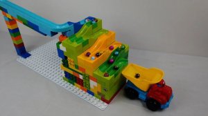 Горка для шариков. Шарики катятся по разным горкам. ASMR