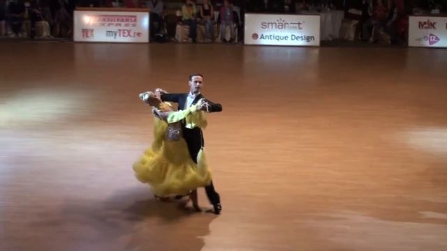 Donatas Vezelis & Lina Chatkeviciute - IDSF Standard TGP 2010 - Tango - Solo Dance смотреть онлайн