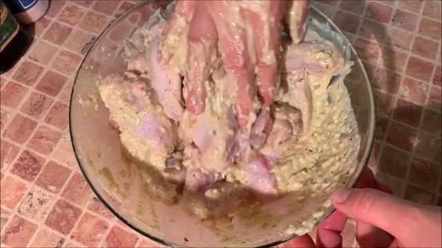 Вкусный рецепт куриных крылышек запеченных в духовке, это очень просто и быстро. смотреть онлайн