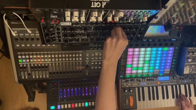 Fearspark: Akai & Behringer Jam 00003 (No voice) смотреть онлайн