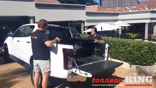 2020 Isuzu D Max tonneau KING® Roll Sports Bar Operation смотреть онлайн