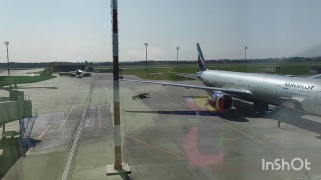 С Божией помощью мои путешествия! Виды из окна аэропорта Хабаровск, накопитель смотреть онлайн