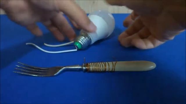 Удивительный генератор Электричества из Вилки ⚒️ А ведь на самом деле всё очень просто включается! смотреть онлайн