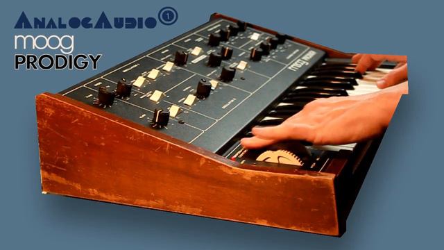 MOOG PRODIGY Analog Synthesizer 1979 | HD DEMO смотреть онлайн