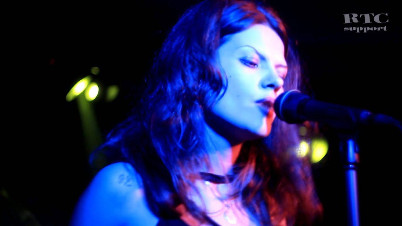 Hidden Tribe - Walk Alone (Live) смотреть онлайн