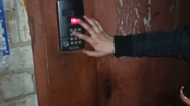 Как открыть ЛЮБОЙ домофон МЕТАКОМ и поставить свой универсальный КОД смотреть онлайн