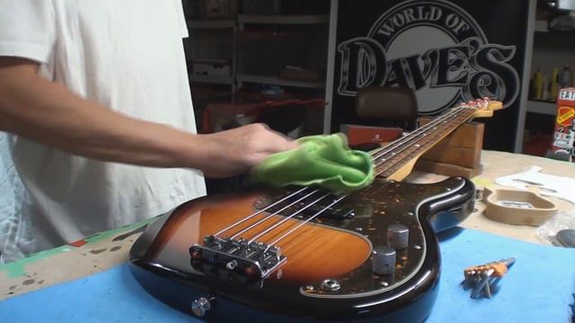 Fender P Bass MIM New Outta The Box смотреть онлайн