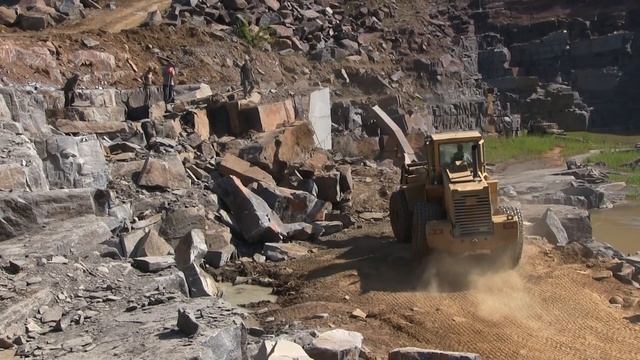 Добыча натурального природного камня. Гранит, габбро. Отборка блоков. Granit опт. смотреть онлайн