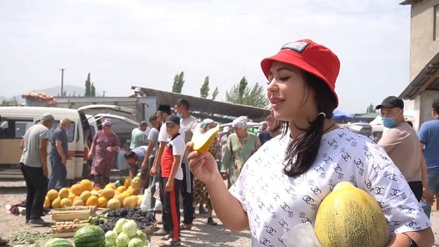 Узбекистан ! Восточный базар ! Бесплатные дыни! Кишлак Нанай смотреть онлайн