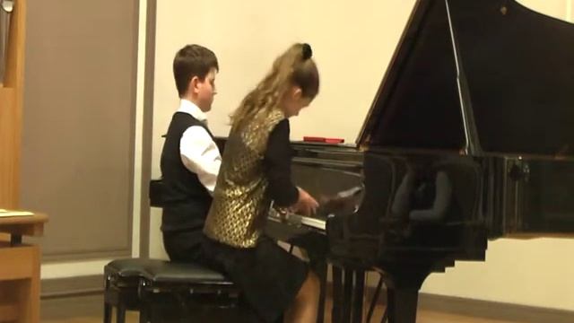 Выступление в 4 руки Фомичев и Вика смотреть онлайн