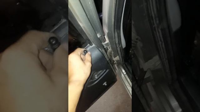 лада гранта задни двер не закрывается смотреть онлайн