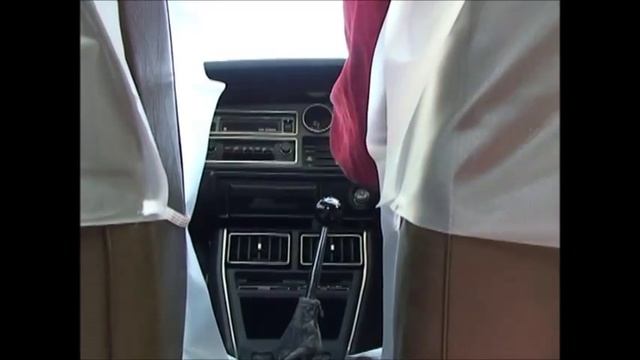 初代カリーナ。TOYOTA CARINA 1600 Deluxe driving movie. смотреть онлайн