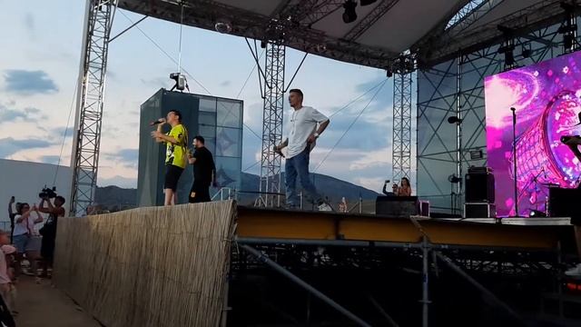 "А я теряю корни" | LIVE 2022 смотреть онлайн
