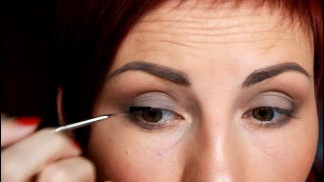 Экспресс-макияж с Color Tattoo №40 Taupe (maybelline)