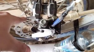 Принцип прокачки задней тормозной системы на питбайке.