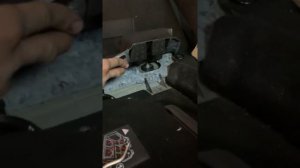 CITROEN C-4 Picasso 2014 года, замена заднего амортизатора