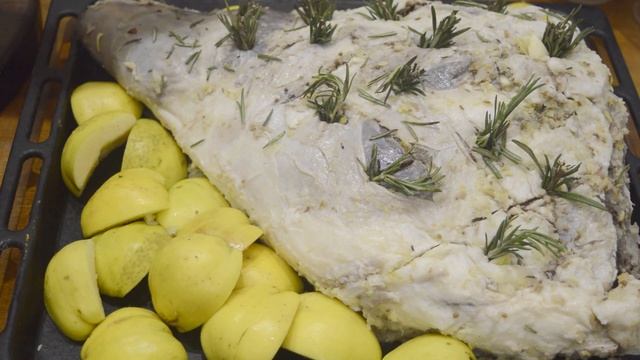 Бяранья нога в духовке. Мясо запеченное с айвой и розмарином. И мясо и рыба. смотреть онлайн