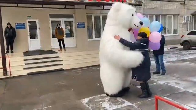 Я как Чак Норрис. Мишку Умку просто все обожают и всем нравится с ним танцевать смотреть онлайн