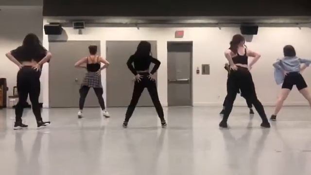 7 Rings Sass Class смотреть онлайн