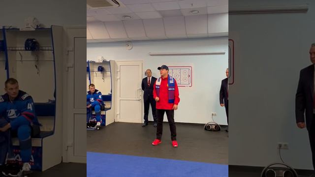 Губернатор Азаров пообещал хоккеистам Тольятти возвращение КХЛ смотреть онлайн