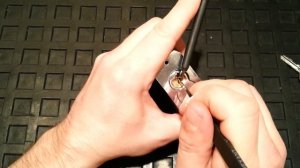 Как открыть замок без ключа, навесной замок Аллюр.