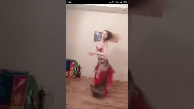 Танцовщица в арабский танец смотреть онлайн