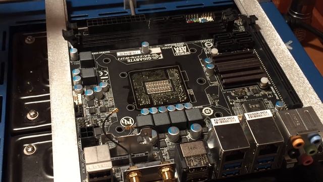 Replacing a Damaged CPU Socket on an LGA1150 Mini-ITX Motherboard смотреть онлайн