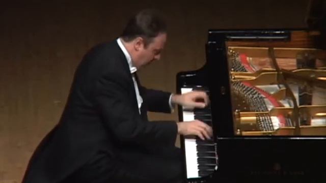 Rachmaninoff Moments Musicaux A.Ghindin 1|3 смотреть онлайн