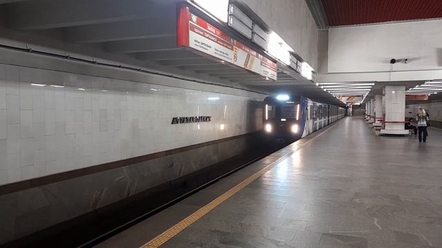 Поезд метро 