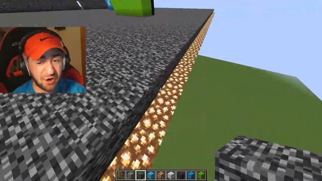 I Secretly Cheated Using An AUTO Builder Mod in Minecraft! смотреть онлайн